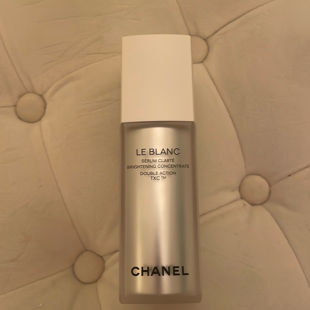 CHANEL LE BLANC SERUM AND BRIGHTENING CONCENTRATE